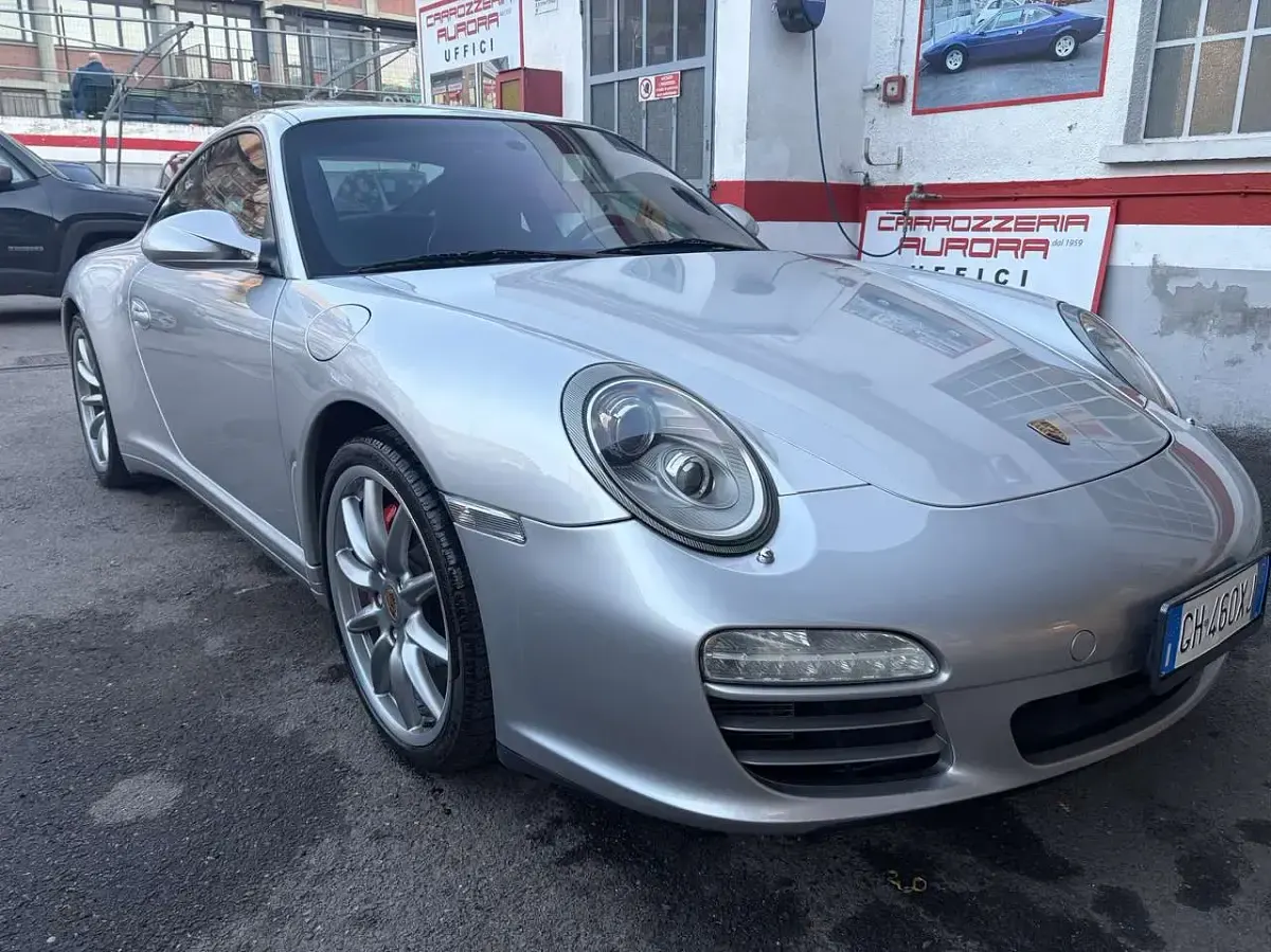 Usata Porsche 997 385 CV (283 kW) 2010 Argento Coupé