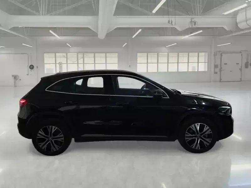 Begagnad Mercedes GLA250 Advanced 163 HK (119 kW) 2024 SUV