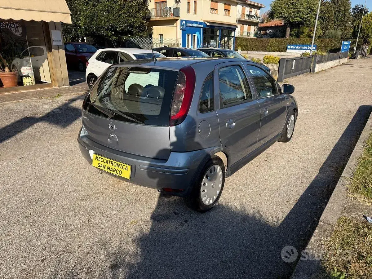 Usata Opel Corsa Club 60 CV (44 kW) 2004 Grigio Utilitaria