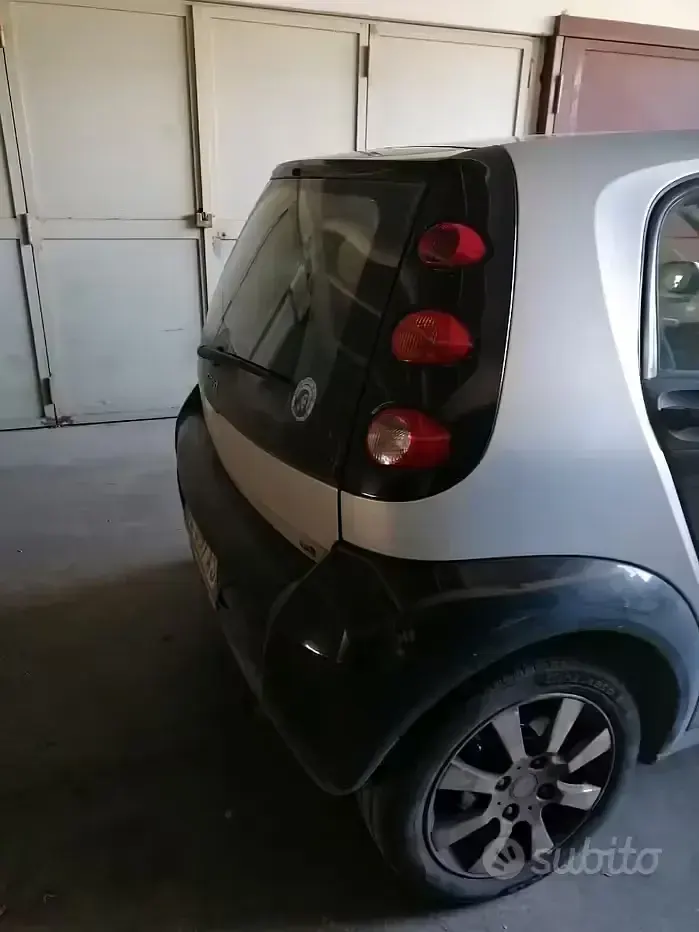 Usata Smart ForFour 95 CV (69 kW) 2005 Nero Utilitaria