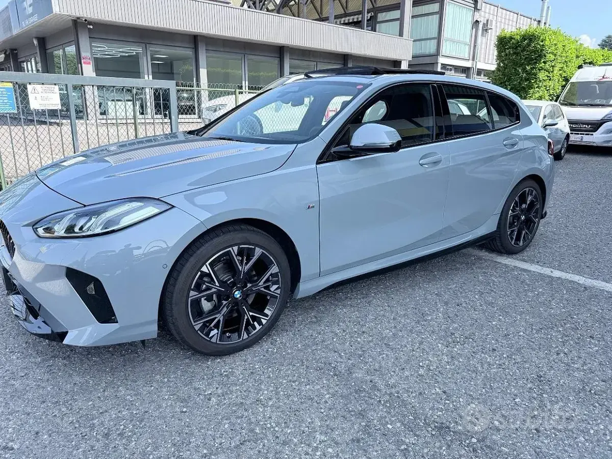 Usata BMW 120 M Sport 170 CV (125 kW) 2025 Brooklyn grey Utilitaria