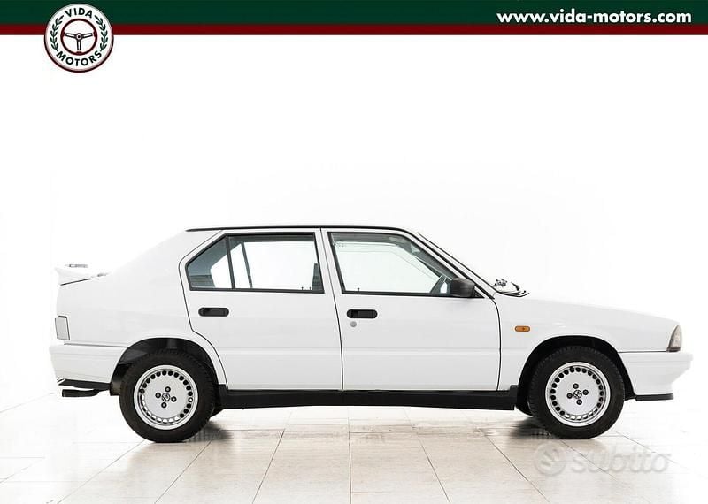 Usata Alfa Romeo 33 Quadrifoglio Verde 118 CV (86 kW) 1988 Bianco Berlina