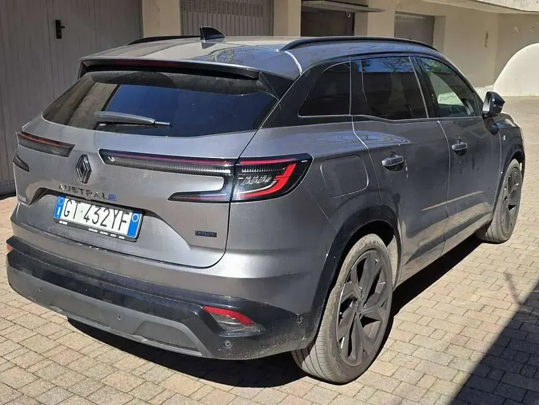 Usata Renault Austral Techno Esprit Alpine 131 CV (96 kW) 2024 Grigio SUV