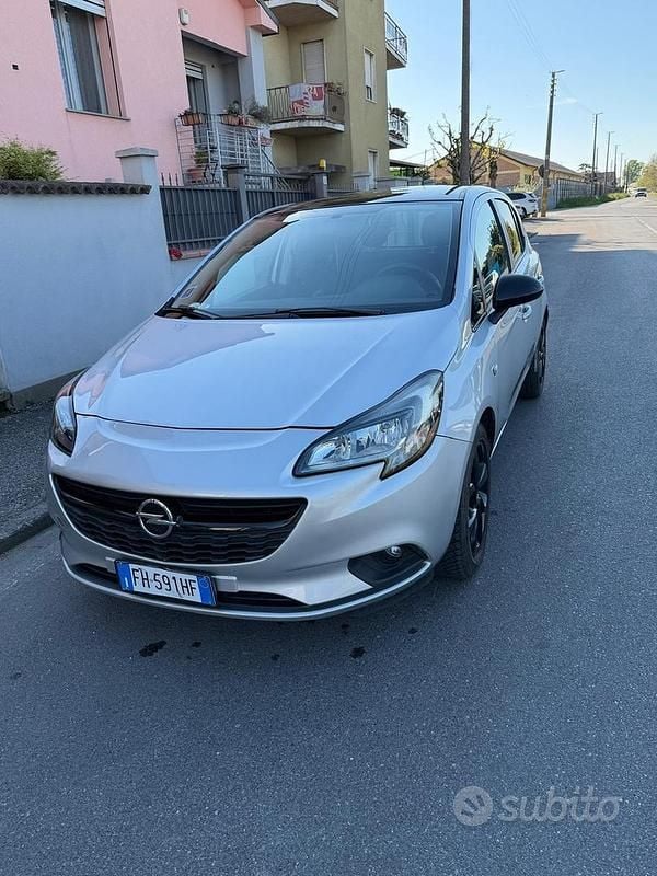 Usata Opel Corsa 90 CV (66 kW) 2017 Grigio Utilitaria