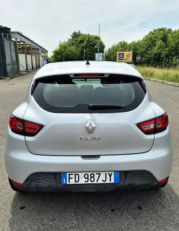 Usata Renault Clio IV Life 73 CV (53 kW) 2016 Berlina