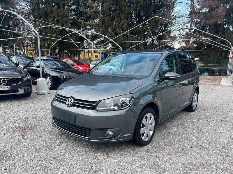 Usata VW Touran Comfortline 105 CV (77 kW) 2014 Grigio Monovolume
