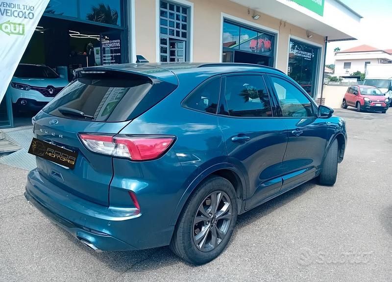 Usata Ford Kuga ST-Line 120 CV (88 kW) 2022 Blu metallizzato SUV