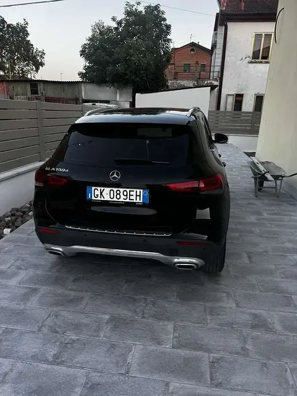 Usado Mercedes GLA200 150 CV (110 kW) 2022 SUV