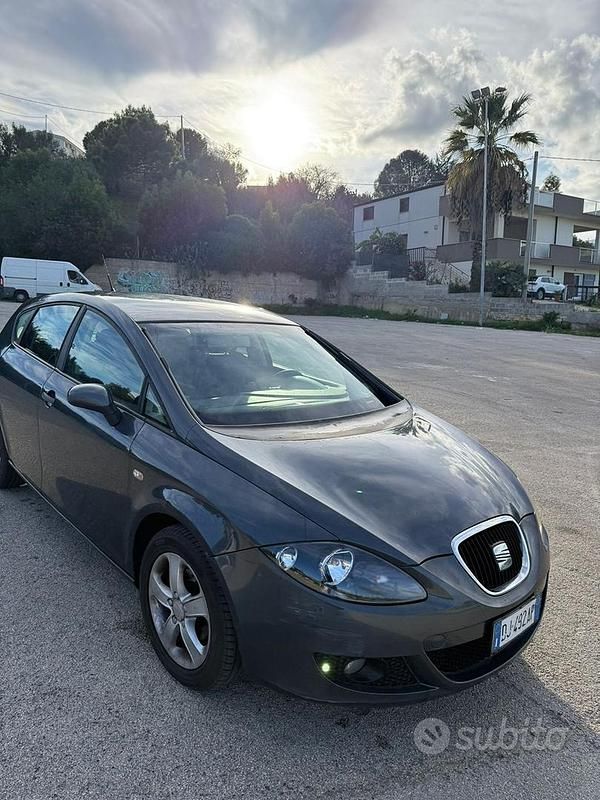 Begagnad Seat Leon 2006 Grå Sedan