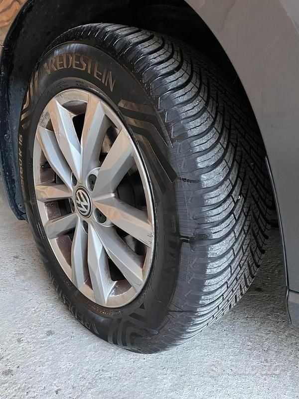 Usata VW Touran Comfortline 115 CV (84 kW) 2016 Grigio Monovolume