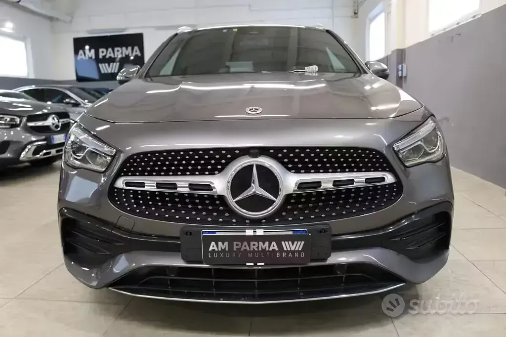 Usata Mercedes GLA180 Premium 116 CV (85 kW) 2023 Grey metallic SUV