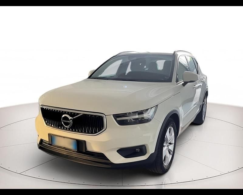 Bianco ghiaccio Usata 2019 Volvo XC40 Business Edition SUV | 23.500 € (Buon prezzo) - Immagine 1/3