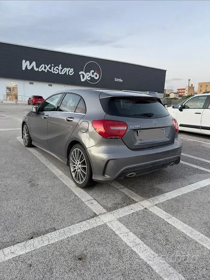 Usata Mercedes A200 170 CV (125 kW) 2014 Grigio Utilitaria
