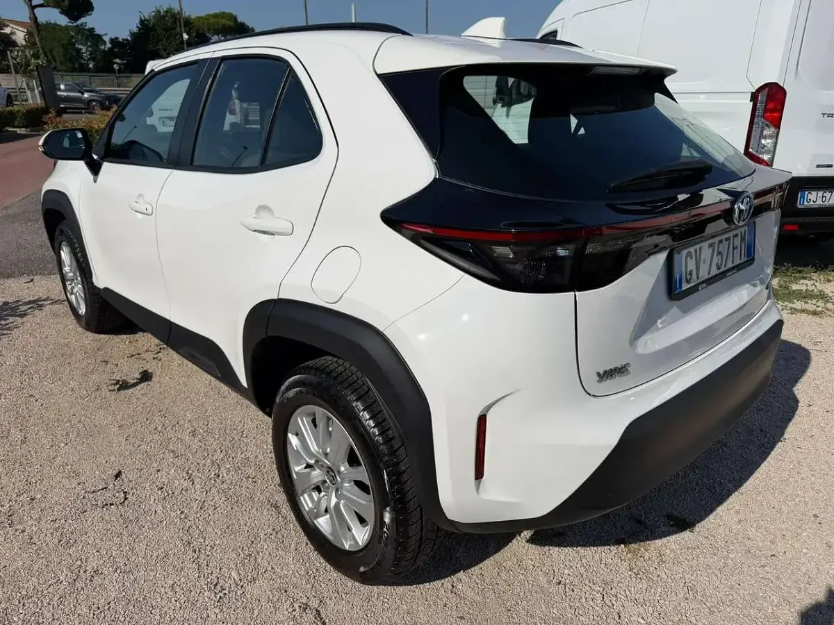 Usata Toyota Yaris Cross Active 92 CV (67 kW) 2024 Bianco SUV