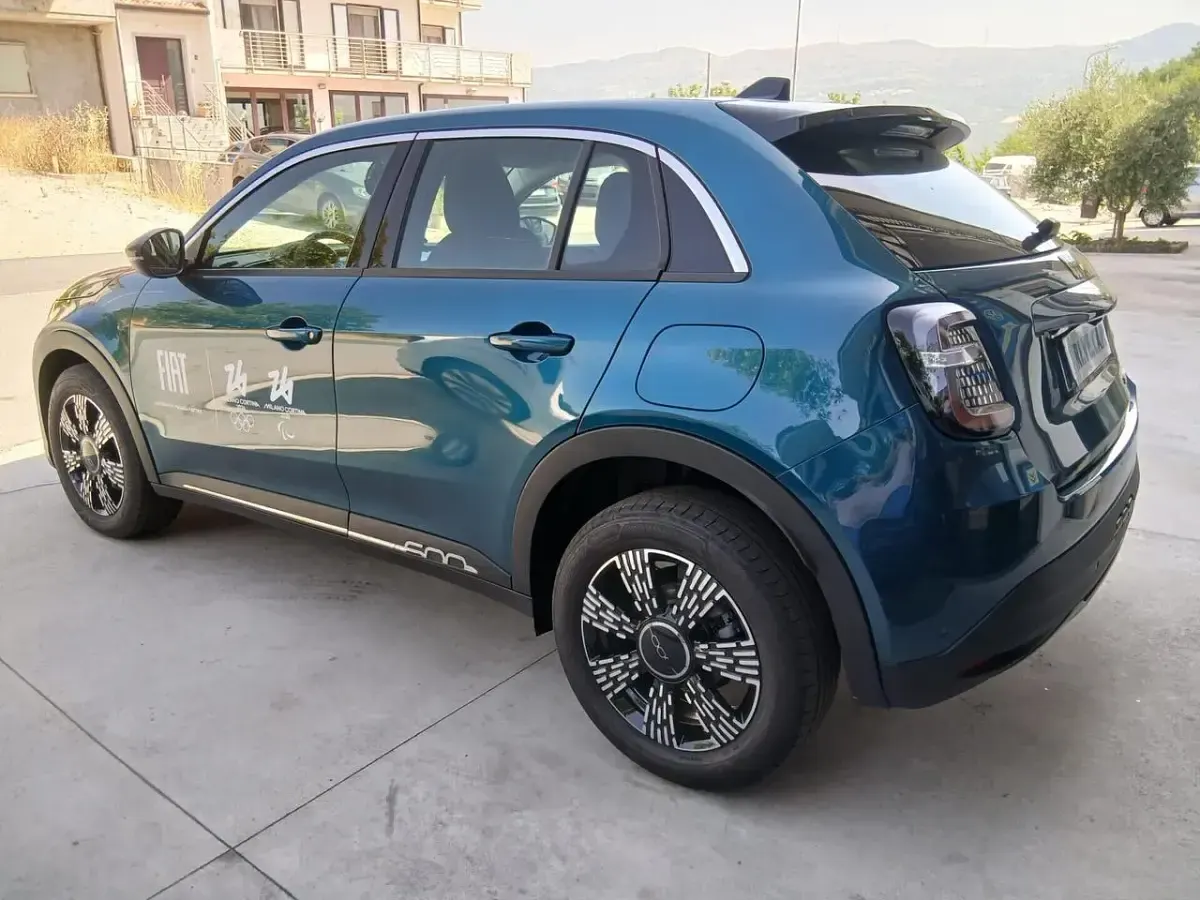 Usata Fiat 600 135 CV (99 kW) 2025 Blu SUV