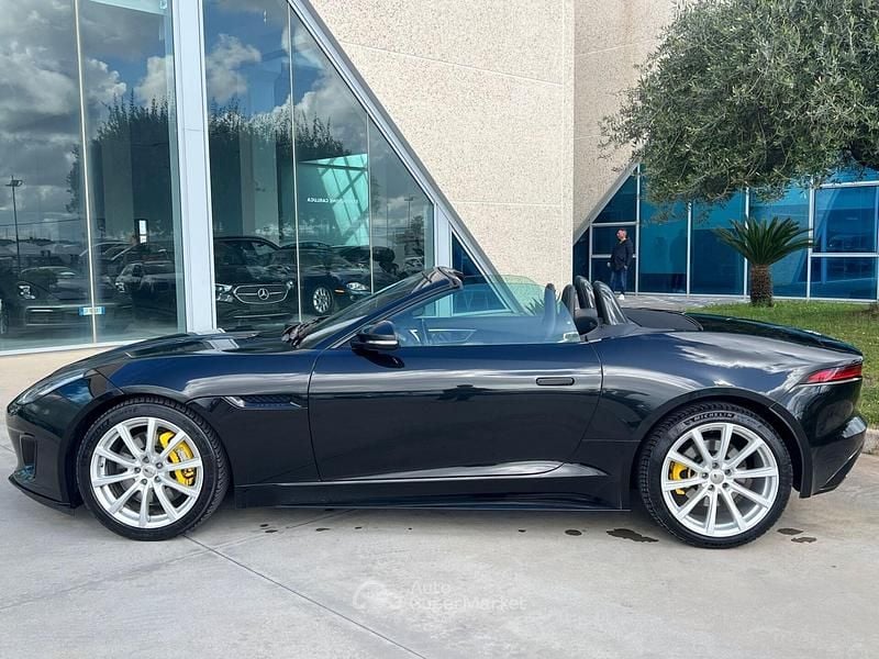 Usata Jaguar F-Type R-Dynamic 300 CV (220 kW) 2017 Nero Cabrio