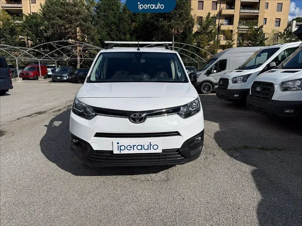 Usata Toyota Proace City City 131 CV (96 kW) 2024 Bianco Monovolume