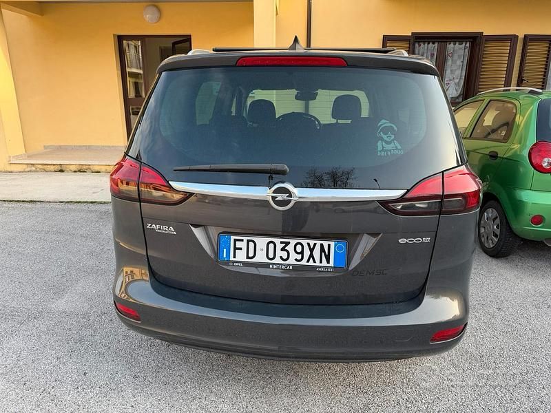 Usata Opel Zafira Tourer 134 CV (98 kW) 2016 Grigio Monovolume