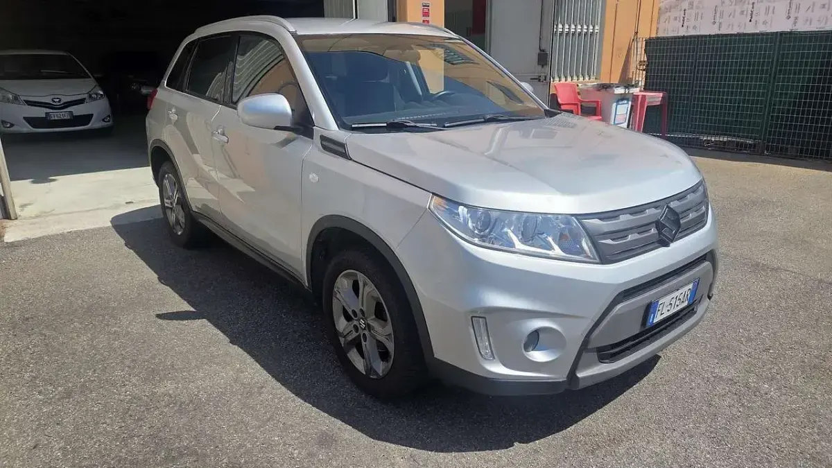 Usata Suzuki Vitara Cool 120 CV (88 kW) 2017 Argento SUV