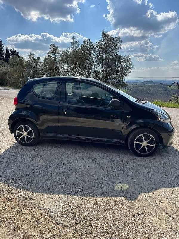 Usata Toyota Aygo 68 CV (50 kW) 2008 Nero Utilitaria