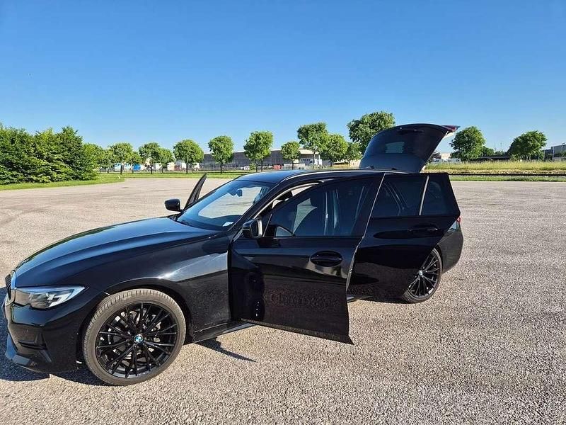 Usata BMW 316 Sport Line 150 CV (110 kW) 2020 Nero Station wagon