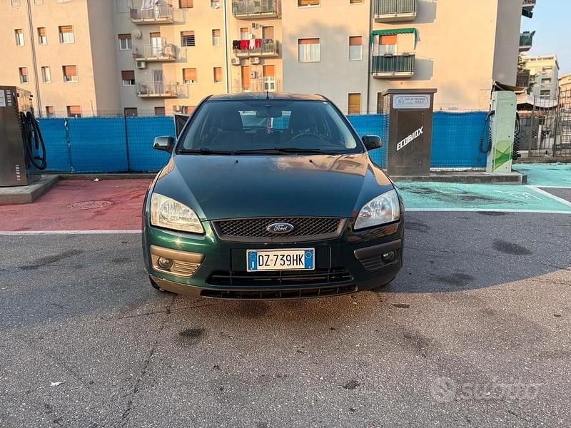 Usata Ford Focus 115 CV (84 kW) 2007 Verde Utilitaria