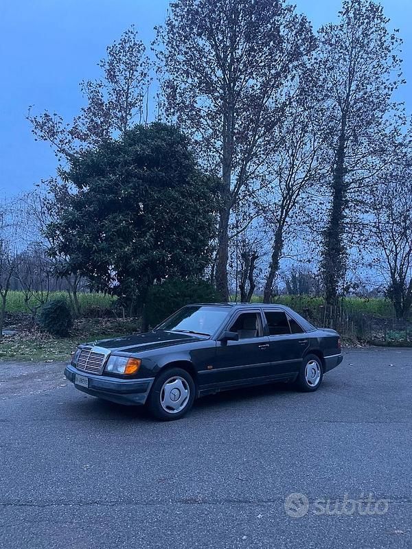 Usata Mercedes 200 1989 Grigio Berlina