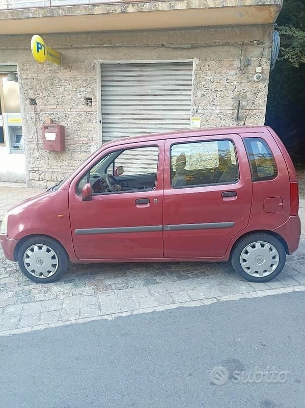 Usata Opel Agila 75 CV (55 kW) 2001 Utilitaria