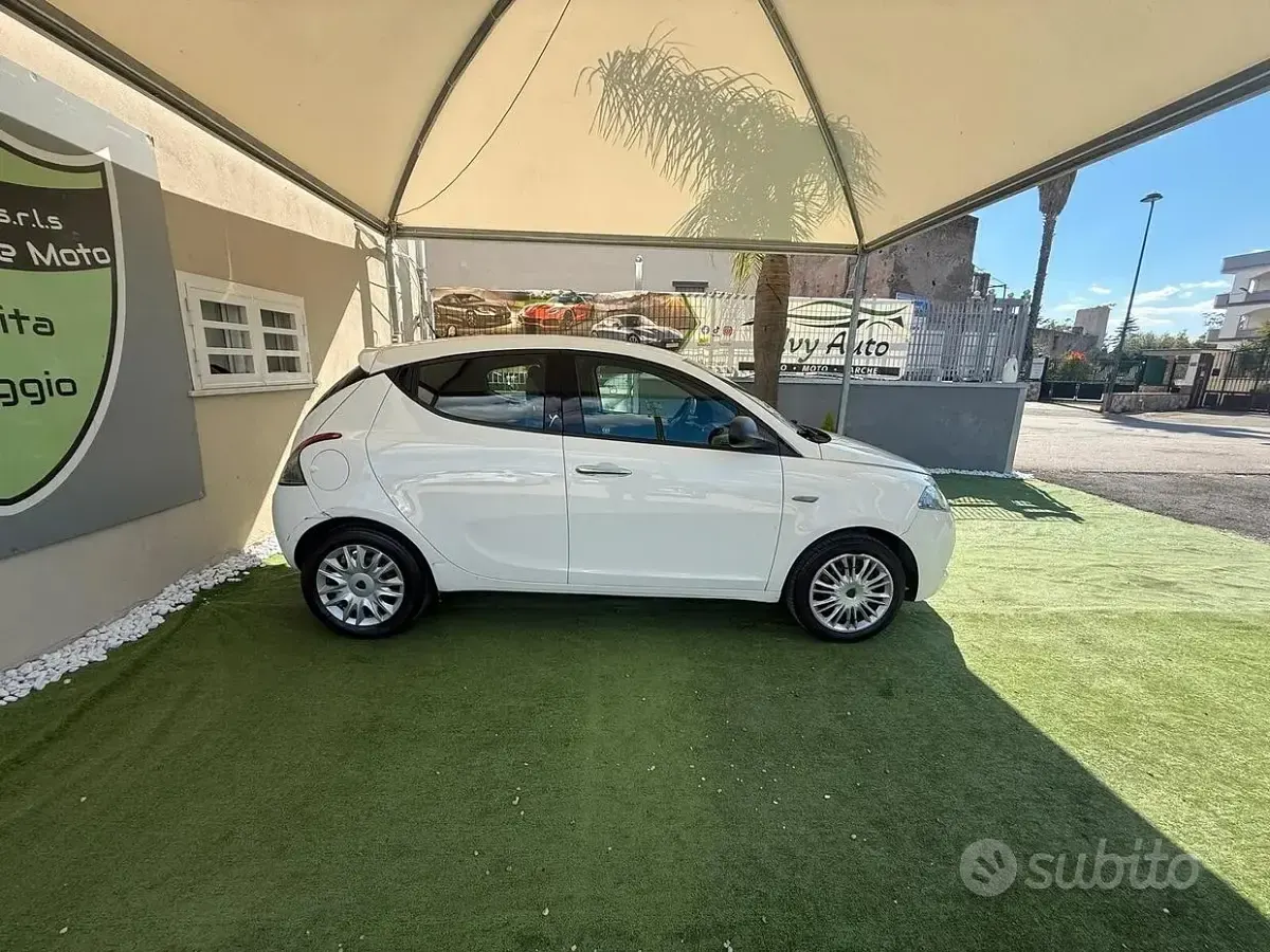 Usata Lancia Ypsilon S 69 CV (50 kW) 2014 Bianco Utilitaria