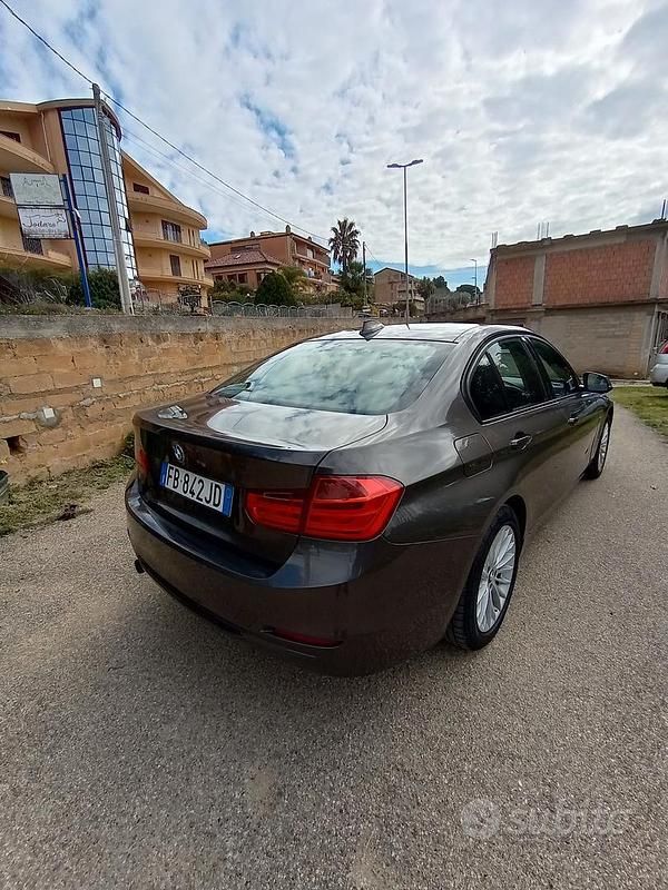 Usata BMW 318 Sport Line 2013 Marrone Berlina