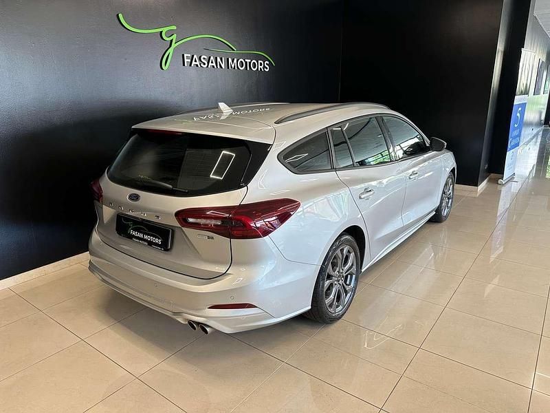Usata Ford Focus ST-Line 125 CV (91 kW) 2023 Moondust silver Station wagon