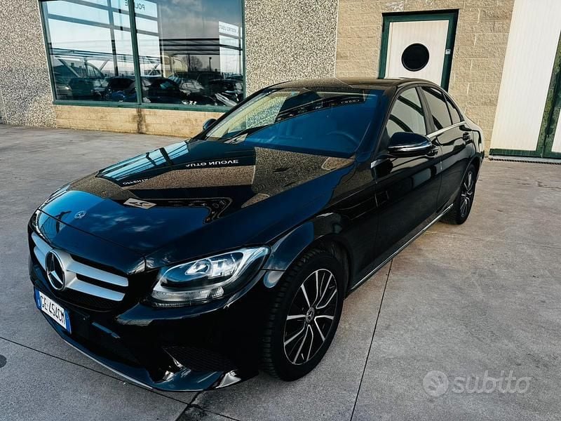 Usata Mercedes C180 122 CV (89 kW) 2021 Nero Berlina