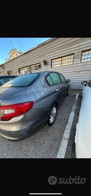 Usata Fiat Tipo 120 CV (88 kW) 2017 Grigio Berlina