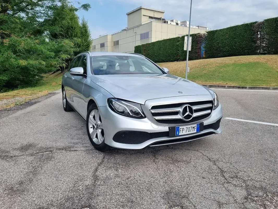 Usata Mercedes E220 Business 194 CV (142 kW) 2018 Station wagon