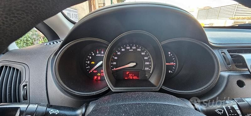 Usata Kia Rio 75 CV (55 kW) 2011 Bianco Berlina