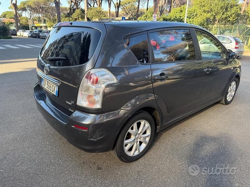 Usata Toyota Corolla Verso Sol 135 CV (99 kW) 2009 Grigio Monovolume