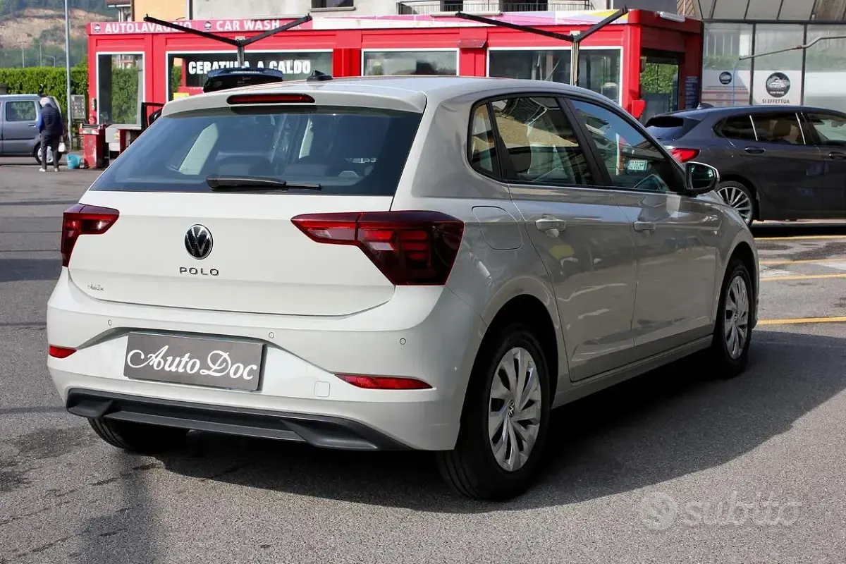 Usata VW Polo 80 CV (58 kW) 2023 Grigio Utilitaria