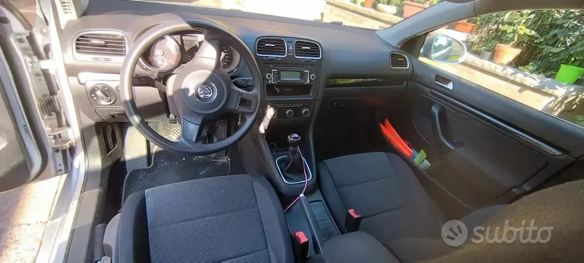 Usata VW Golf VI 105 CV (77 kW) 2010 Grigio Utilitaria