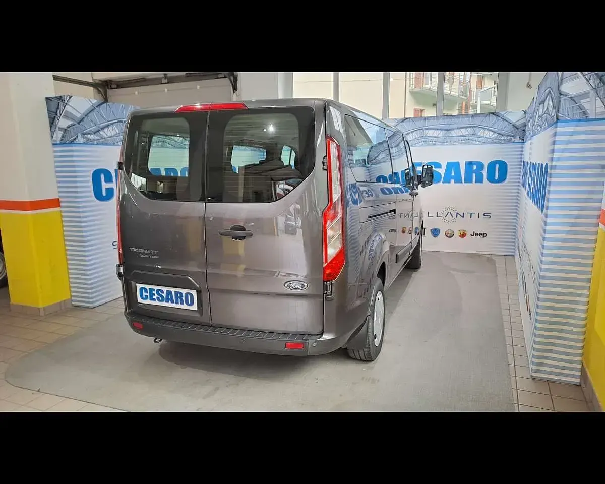 Usata Ford Transit Custom Trend 150 CV (110 kW) 2023 Grigio Station wagon
