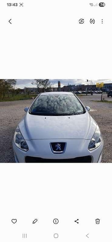 Usata Peugeot 308 Premium 98 CV (72 kW) 2011 Berlina