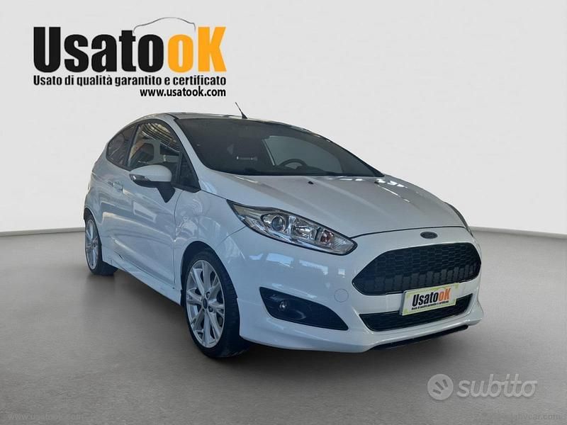 Usata Ford Fiesta ST-Line 101 CV (74 kW) 2017 Bianco Berlina