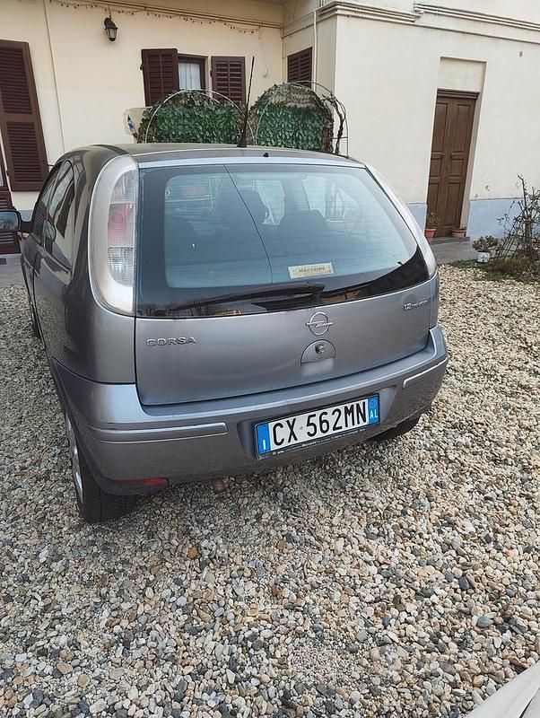 Usata Opel Corsa 2005 Grigio Utilitaria