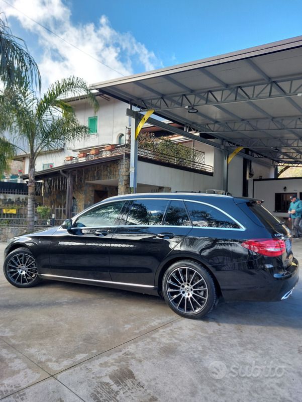 Usata 2017 Mercedes E220 Station wagon | 12.500 € (Super prezzo) - Immagine 1/4