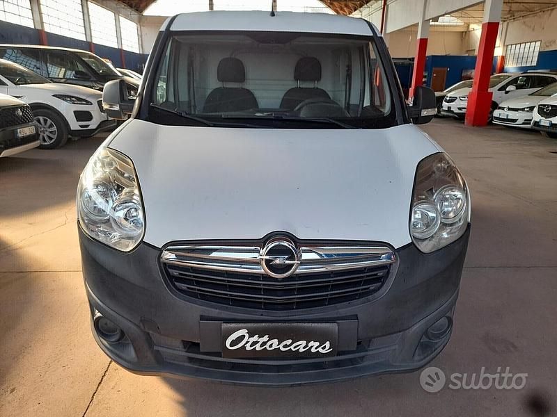 Usata Opel Combo Club 90 CV (66 kW) 2012 Bianco Monovolume