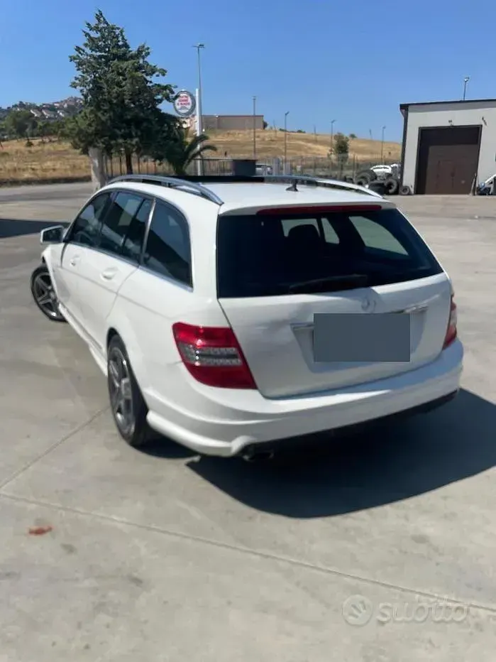 Usata Mercedes C220 AMG 170 CV (125 kW) 2000 Bianco Berlina