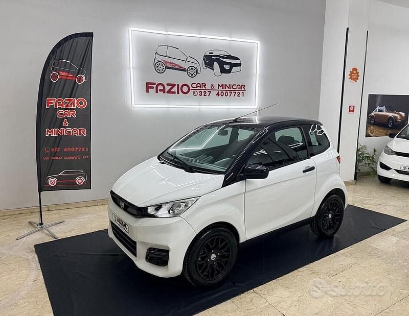 Bianco Usata 2022 Aixam City Tre volumi | 11.900 € (Buon prezzo) - Immagine 1/4