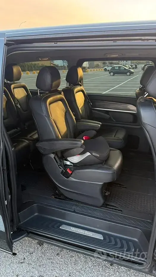 Usata Mercedes V300 239 CV (175 kW) 2020 Nero Monovolume