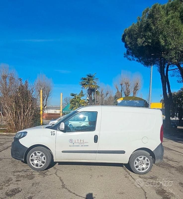 Usata Fiat Doblò 120 CV (88 kW) 2019 Bianco Monovolume