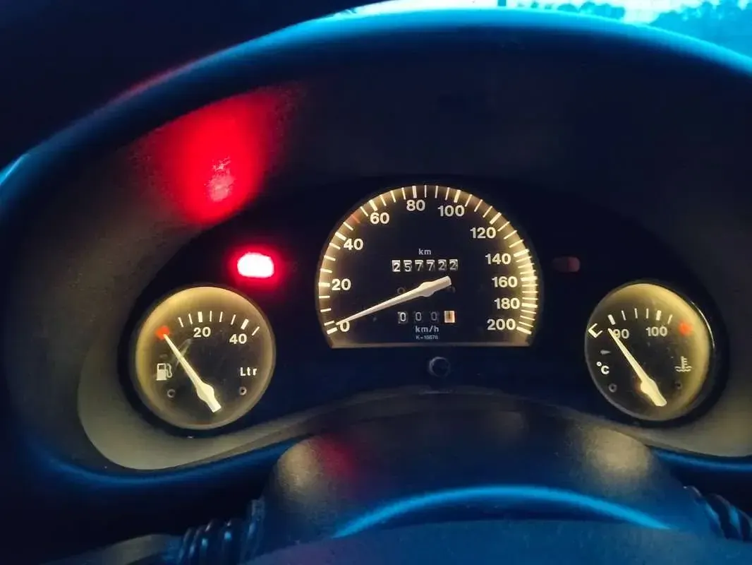 Usata Opel Corsa 54 CV (39 kW) 1999 Grigio Berlina