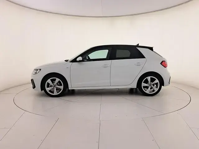 Usata Audi A1 Sportback S-Line 95 CV (69 kW) 2025 Bianco ghiacciaio metallizzato Utilitaria